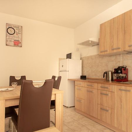 Modor Apartman Alsópáhok Екстериор снимка