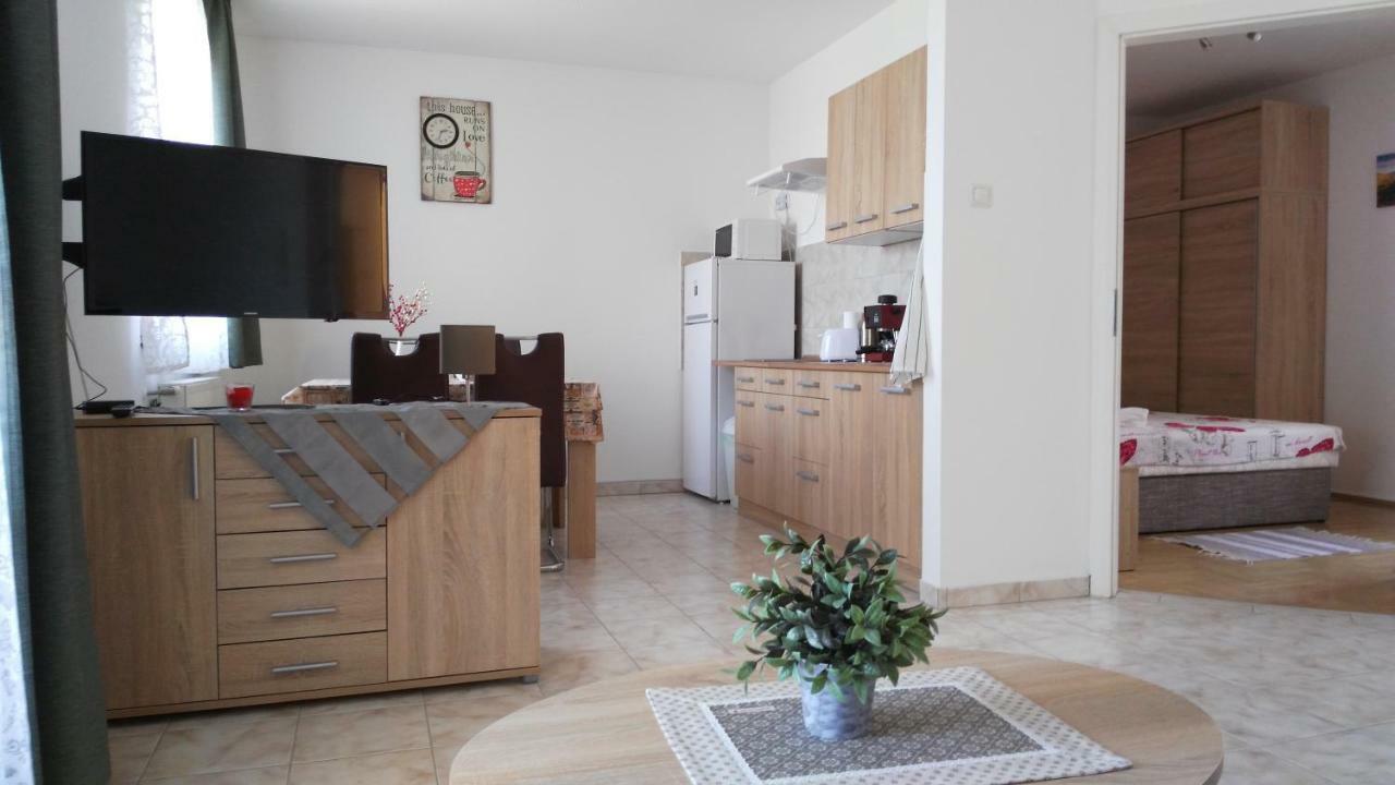 Modor Apartman Alsópáhok Екстериор снимка