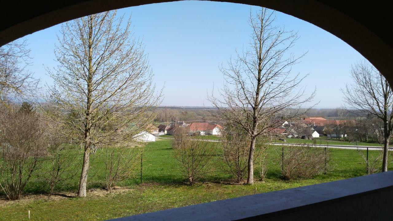 Modor Apartman Alsópáhok Екстериор снимка