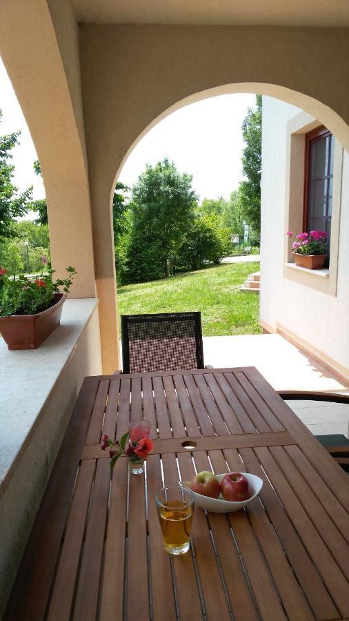 Modor Apartman Alsópáhok Екстериор снимка