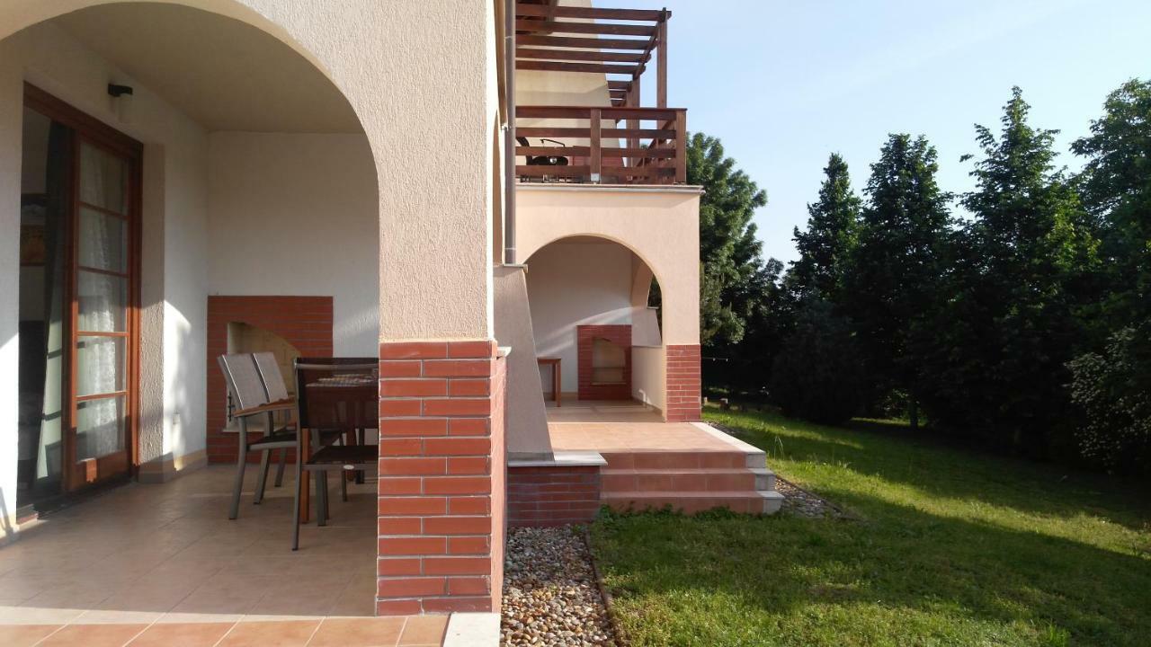 Modor Apartman Alsópáhok Екстериор снимка