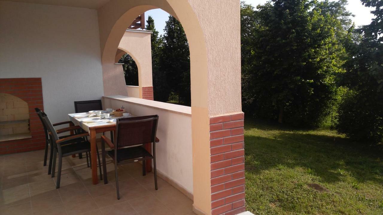 Modor Apartman Alsópáhok Екстериор снимка